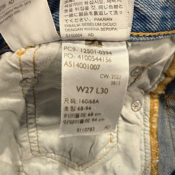 Levi's 501 Original Premium Light Wash NWT Distressed Button Fly Jeans W27 L30 - Picture 5 of 13